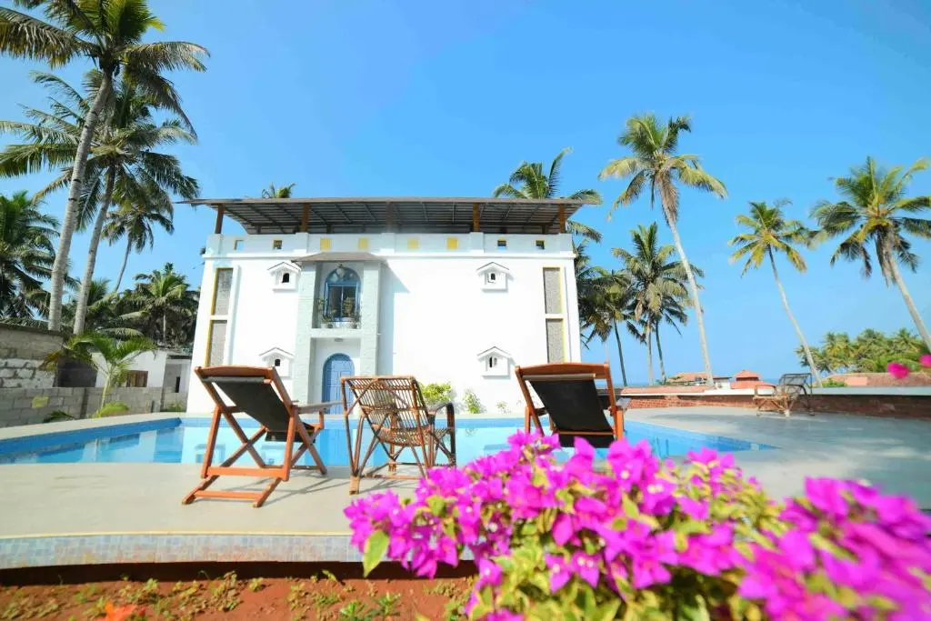 suite swimming pool view